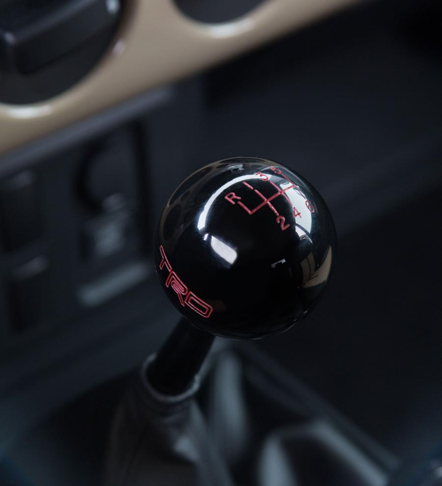  Toyota FJ-S Cruiser 2012 года  (фото 4 из 14)
